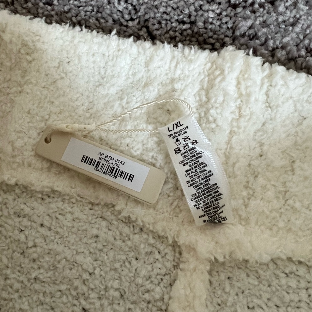 Skims Soft Pants - Picture 3 of 4
